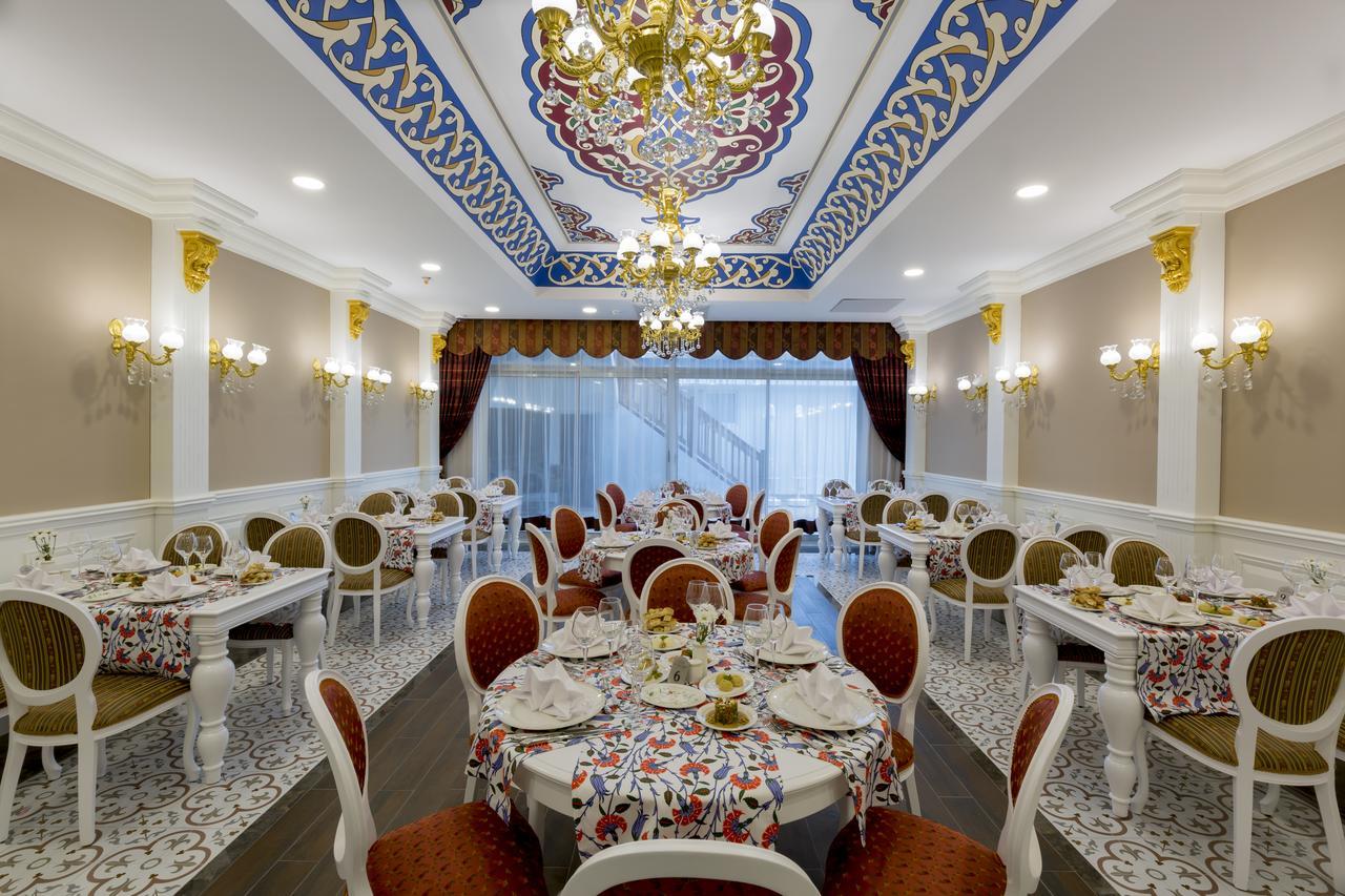 Royal palace hotel. Отель Сиде Роял Палас. Сиде Роял Палас 5 Турция. Side Royal Palace Hotel & Spa 5* Эвренсеки, Сиде. Отель Side Royal Palace Hotel & Spa.